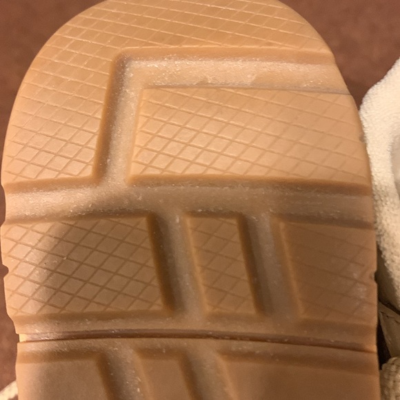 Hi Top Reebok Sneakers 👟 - Picture 5 of 6